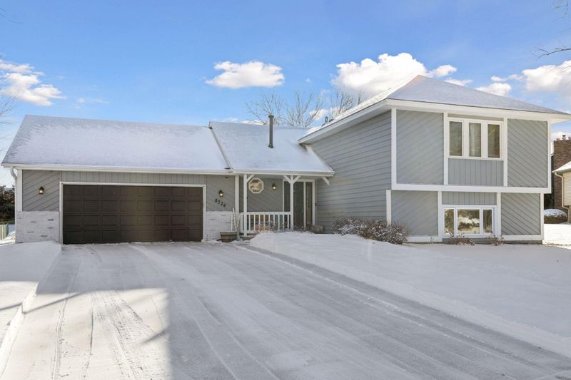 8724 Loch Lomond Blvd, Brooklyn Park, MN 55443
