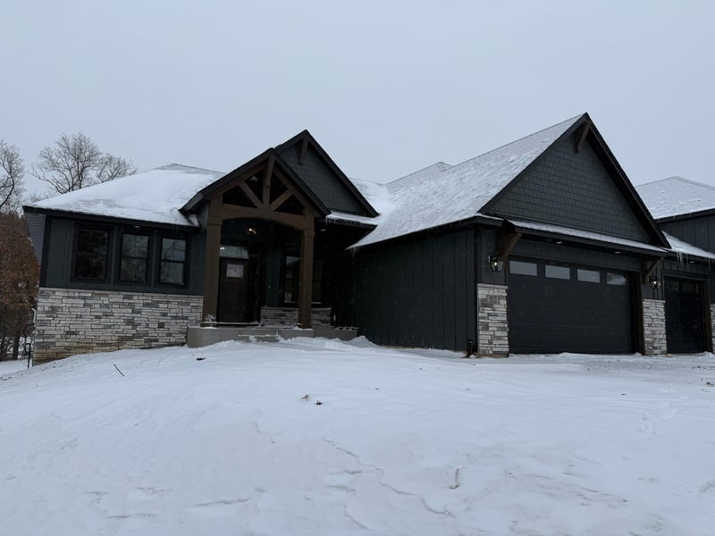 853 200th Ave NW, Oak Grove, MN 55011