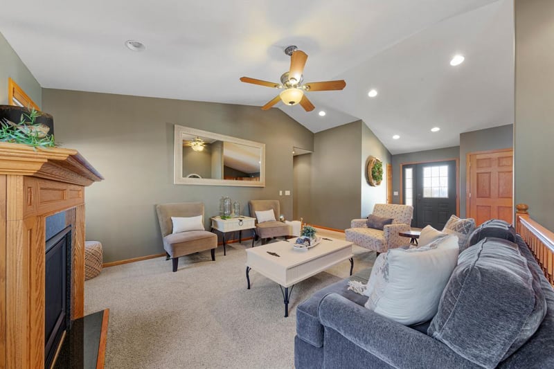 2502 7th St NE, Waseca, MN 56093