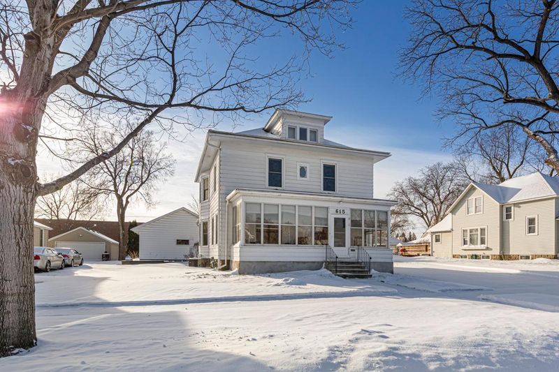 615 5th St NW, Faribault, MN 55021
