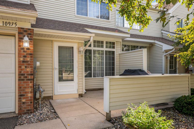 10935 Oregon Ave S, Bloomington, MN 55438