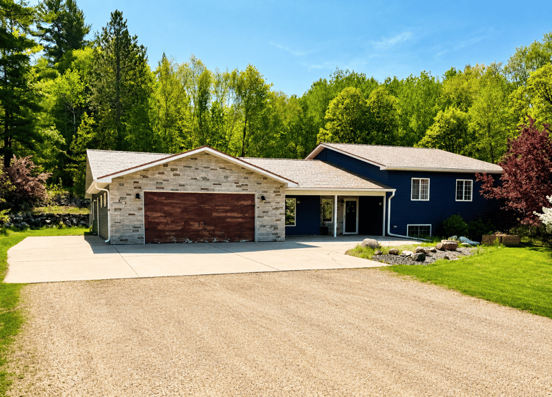 6828 Aurora Dr, Akeley, MN 56433