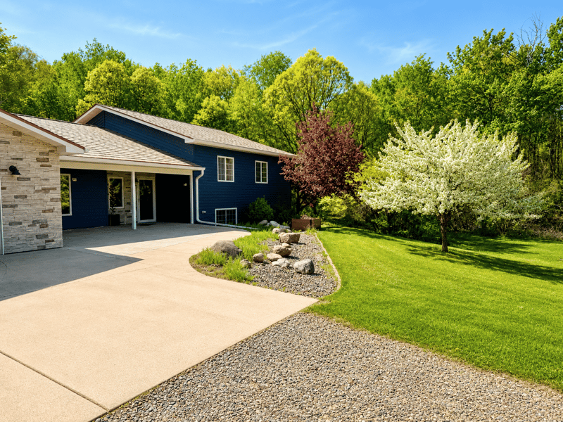 6828 Aurora Dr, Akeley, MN 56433