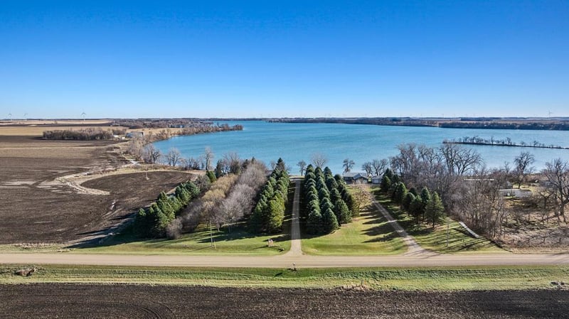 2424 County Road 101, Hendricks, MN 56136