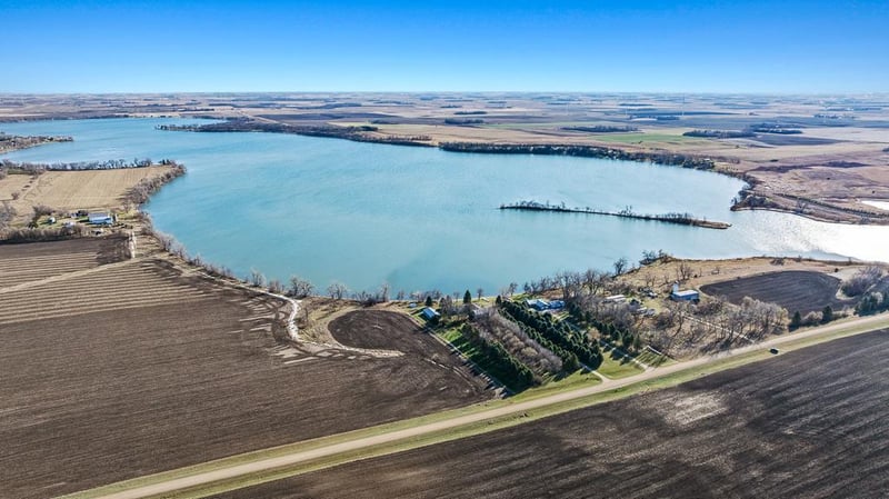 2424 County Road 101, Hendricks, MN 56136