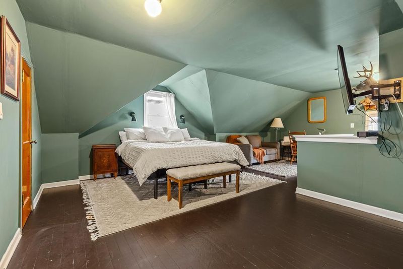 208 S Brook Ave, Porter, MN 56280