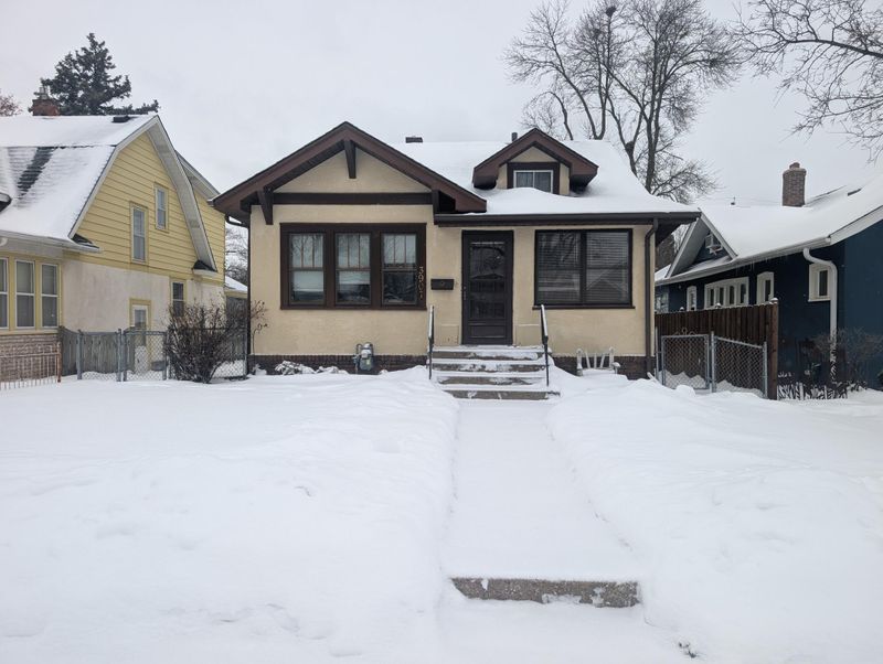 3907 Vincent Ave N, Minneapolis, MN 55412
