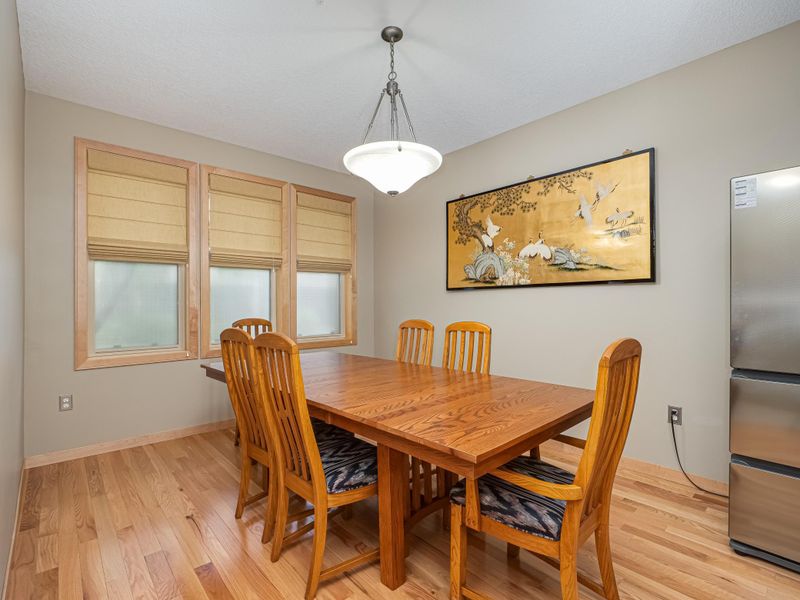 2113 Village Ter, Bloomington, MN 55431