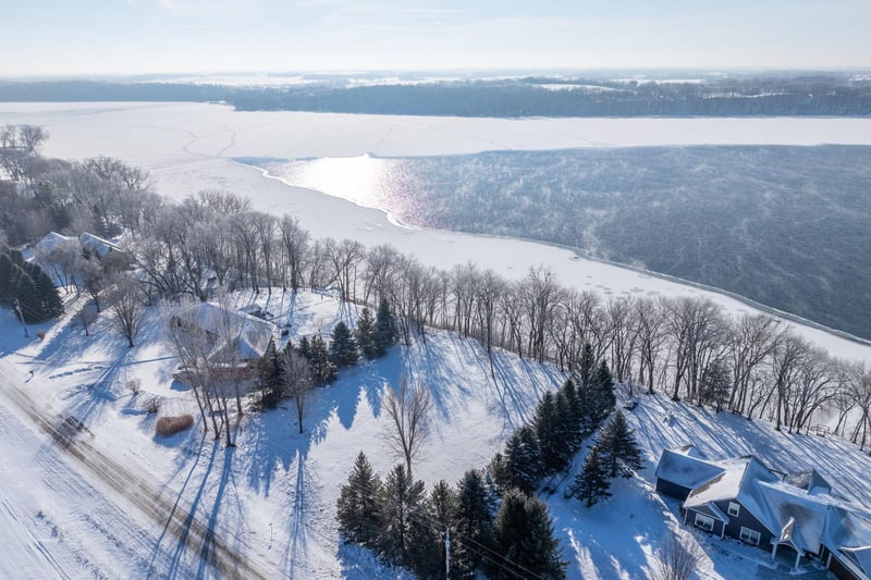 48901 N Shore Rd, Waterville, MN 56096