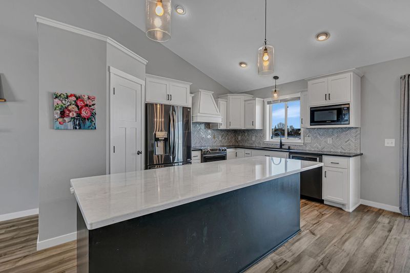 1413 Lavender Ave S, Sartell, MN 56377