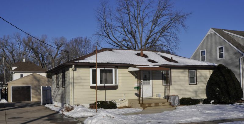 1601 4th St NE, Rochester, MN 55906