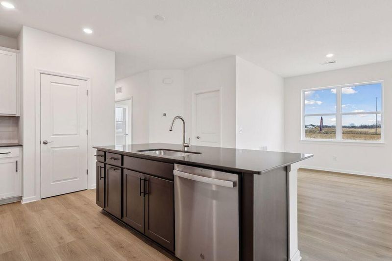 10580 Harbor Ln N, Maple Grove, MN 55369