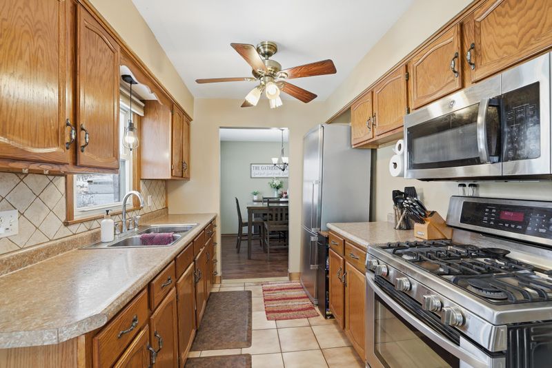 2447 Minnehaha Ave E, Maplewood, MN 55119