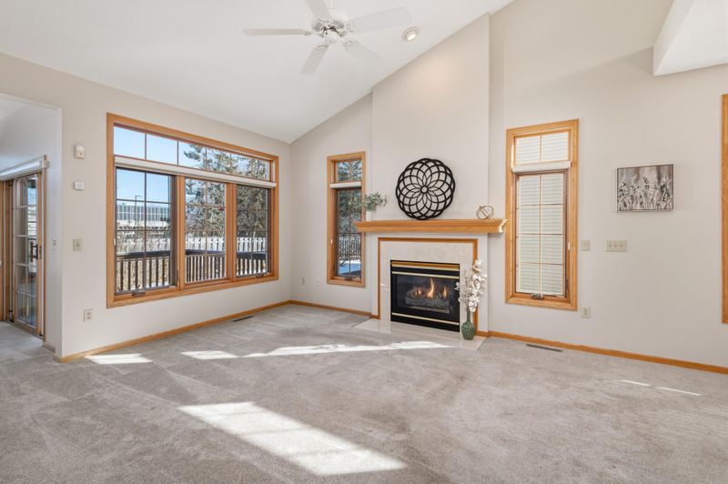2449 Skyline Dr, Bloomington, MN 55425