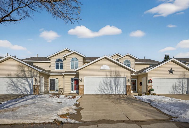 2796 Viola Heights Dr NE, Rochester, MN 55906