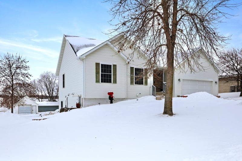 101 2nd St, Holdingford, MN 56340