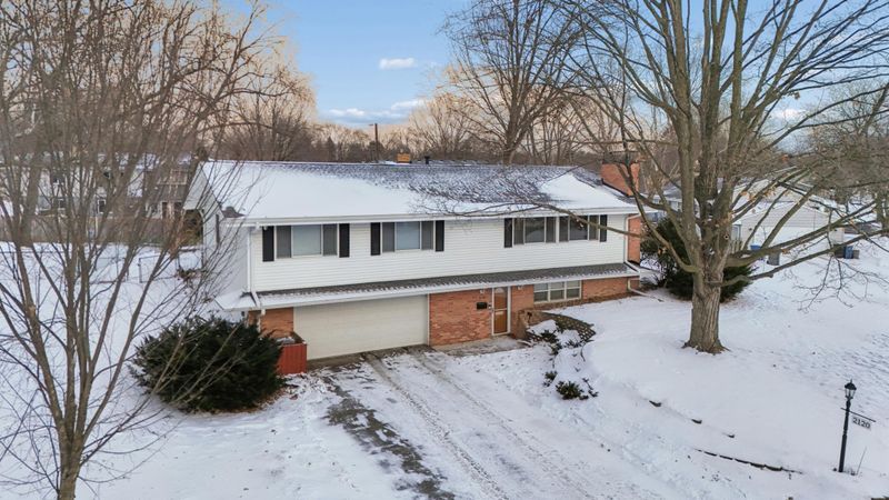 2120 Aquila Ave N, Golden Valley, MN 55427