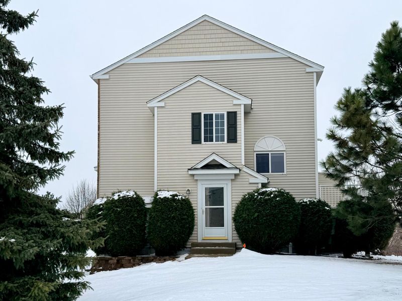 4963 Emmit Dr N #1, Hugo, MN 55038