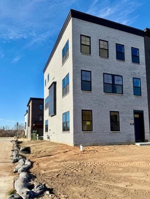 909 Mount Curve Blvd #I, Saint Paul, MN 55116