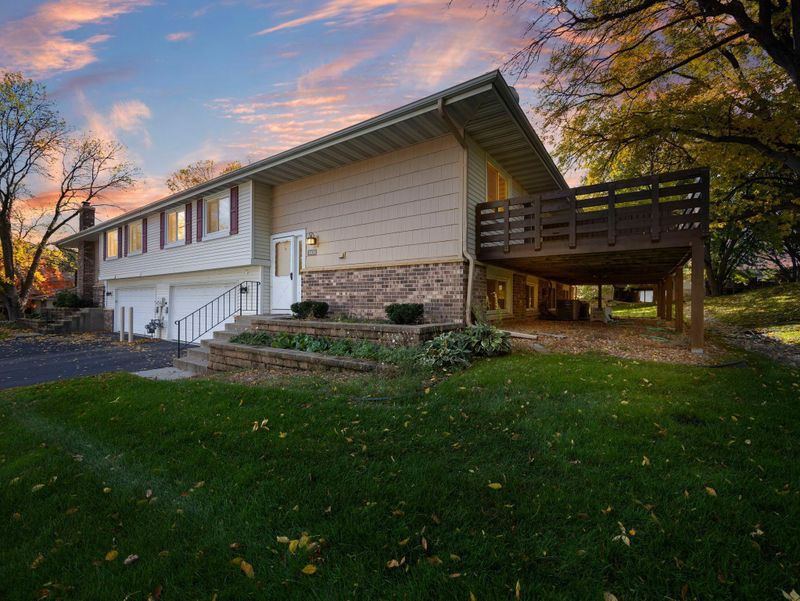8434 W 97th St, Bloomington, MN 55438