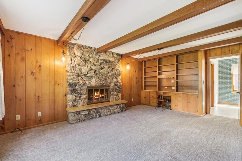 528 Lexington Pw S, Saint Paul, MN 55116