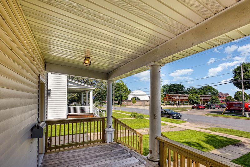 808 9th Ave E, Menomonie, WI 54751