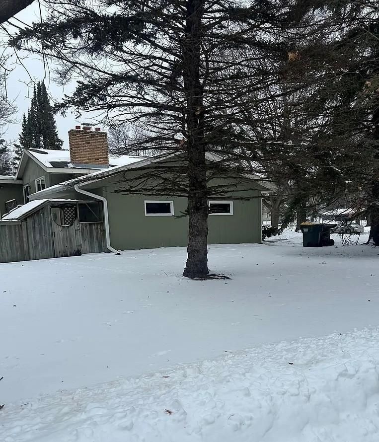 2112 8th St SW, Willmar, MN 56201