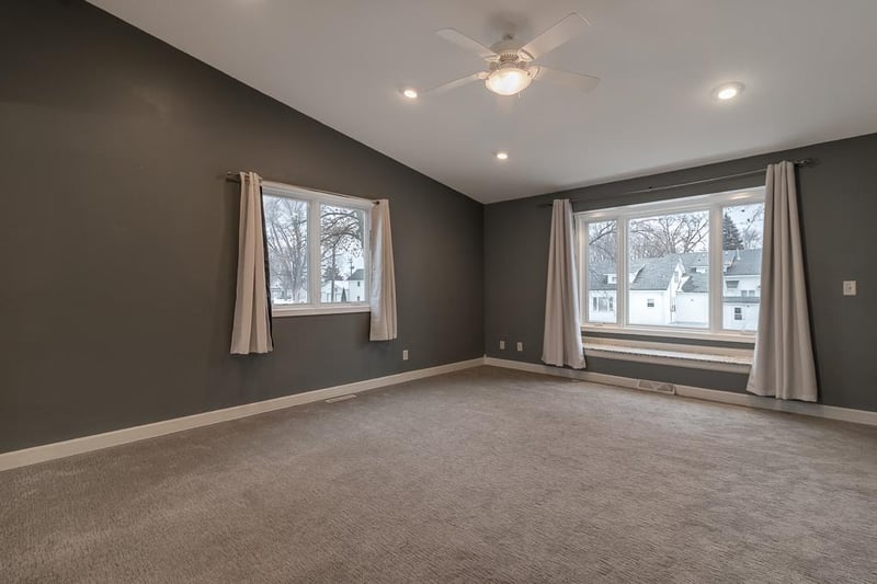 402 Cedar St, Nicollet, MN 56074