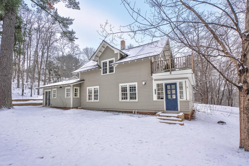 360 3rd St, Marine On Saint Croix, MN 55047