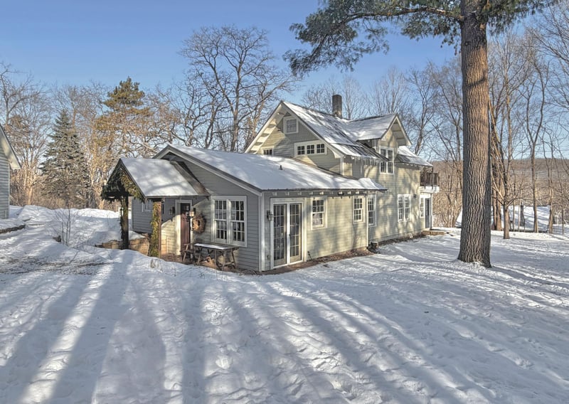 360 3rd St, Marine On Saint Croix, MN 55047