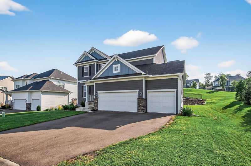 1081 Oakwood Rd, Newport, MN 55055