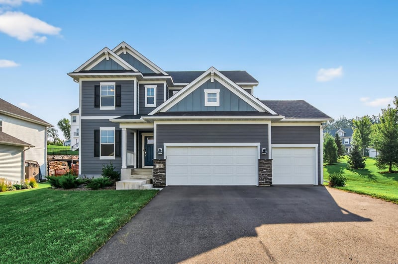1081 Oakwood Rd, Newport, MN 55055