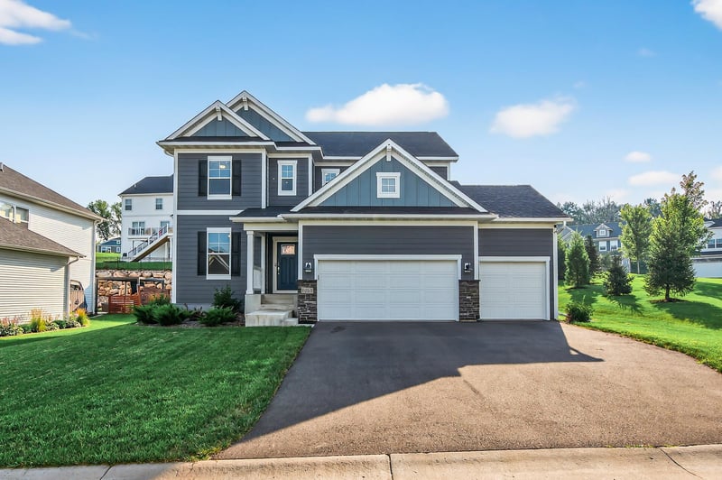 1081 Oakwood Rd, Newport, MN 55055