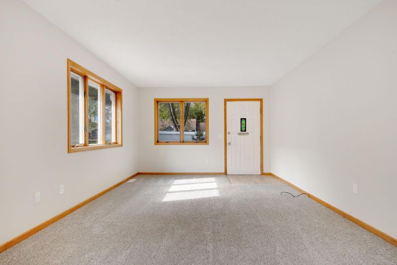 720 9th St SW, Pine City, MN 55063