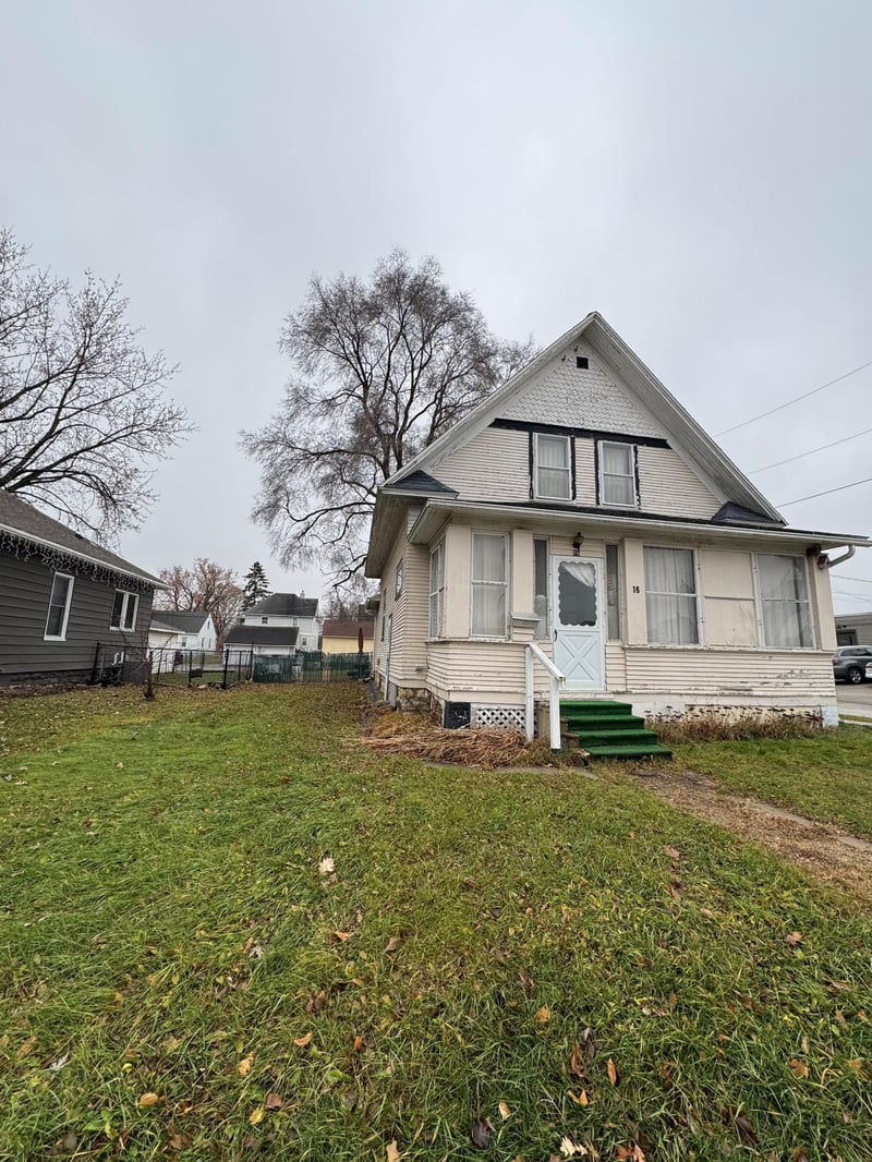 16 10th St NE, Rochester, MN 55906