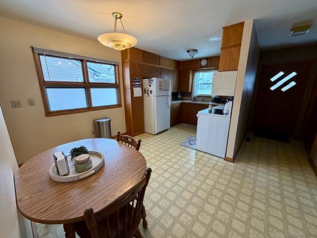 140 2nd Ave SW, Spring Grove, MN 55974