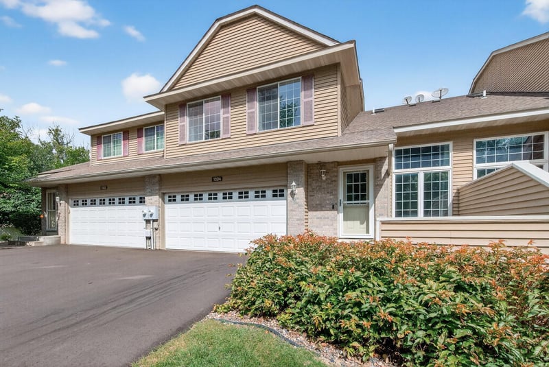 1324 Crown Oaks Dr, Spring Lake Park, MN 55432