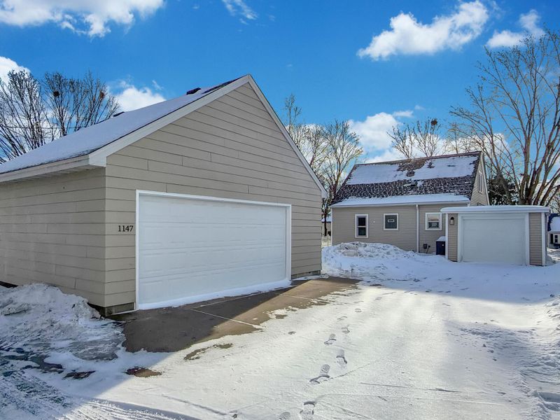 1147 Hoyt Ave W, Saint Paul, MN 55108