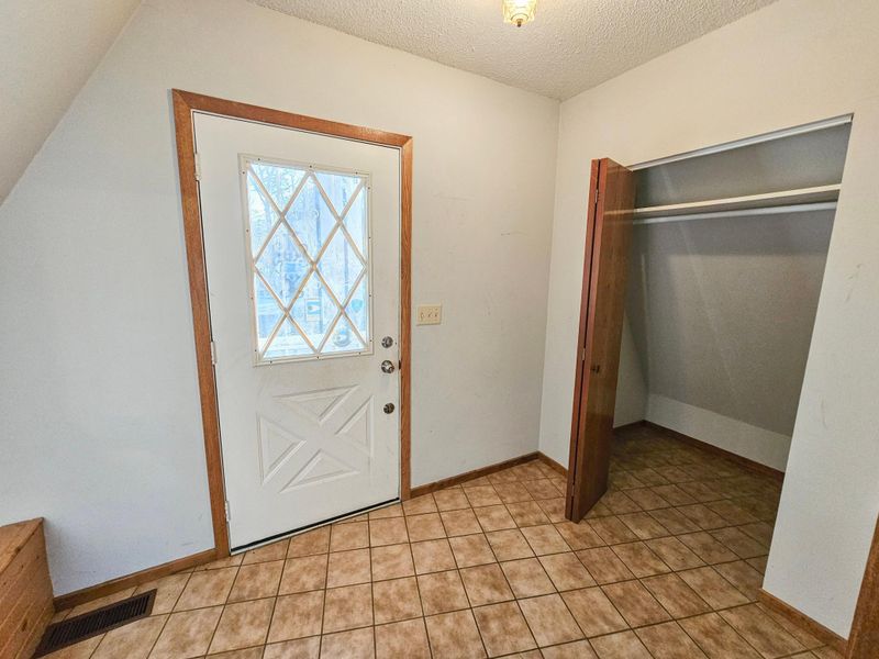 33285 Ocean Ave, Redwood Falls, MN 56283