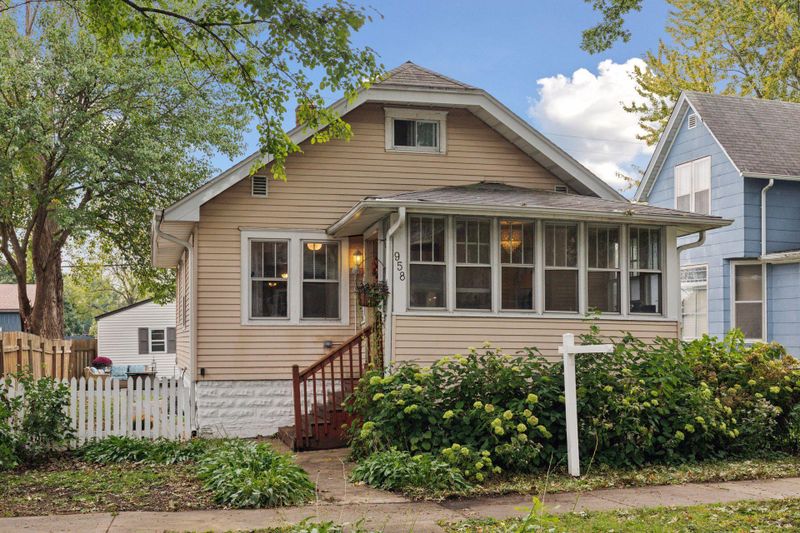 958 James Ave, Saint Paul, MN 55102