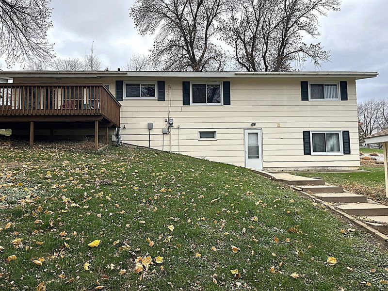 335 E Sorenson Ave, Appleton, MN 56208