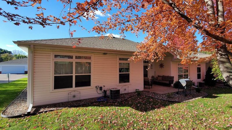 2226 Lower Afton Rd E, Saint Paul, MN 55119