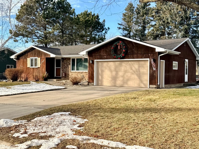1502 Indian Hill Rd, Worthington, MN 56187