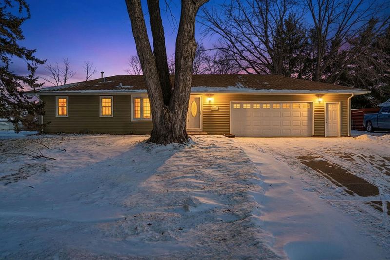 10409 Zion St NW, Coon Rapids, MN 55433