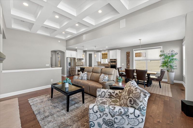15623 Eddington Way, Apple Valley, MN 55124