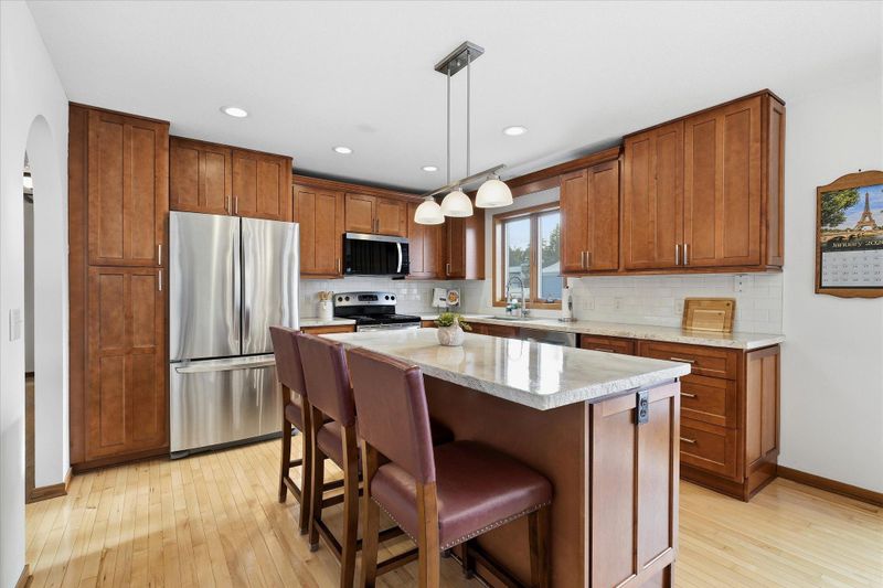 1029 Amble Rd, Shoreview, MN 55126