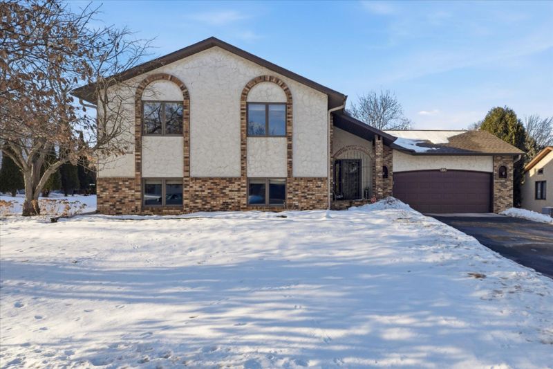 1029 Amble Rd, Shoreview, MN 55126