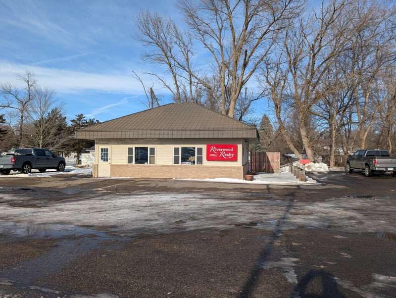 617 E Highway 12, Litchfield, MN 55355