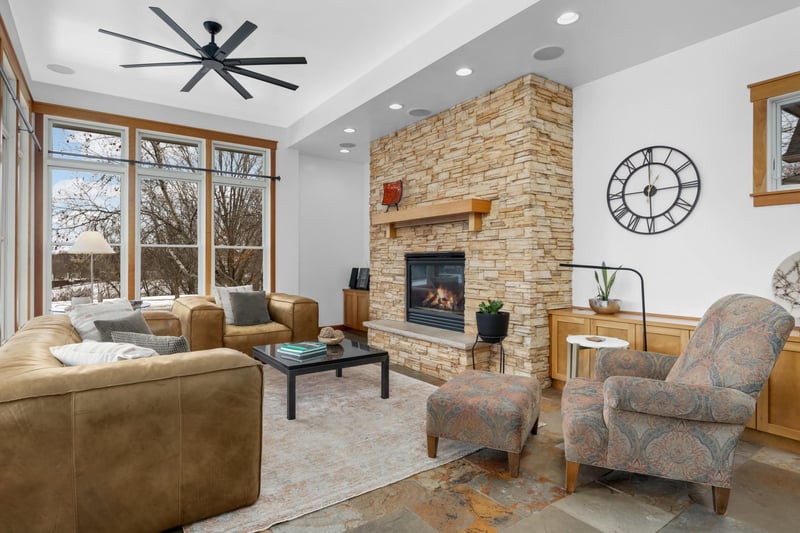 3248 Crestmoor Dr, Woodbury, MN 55125