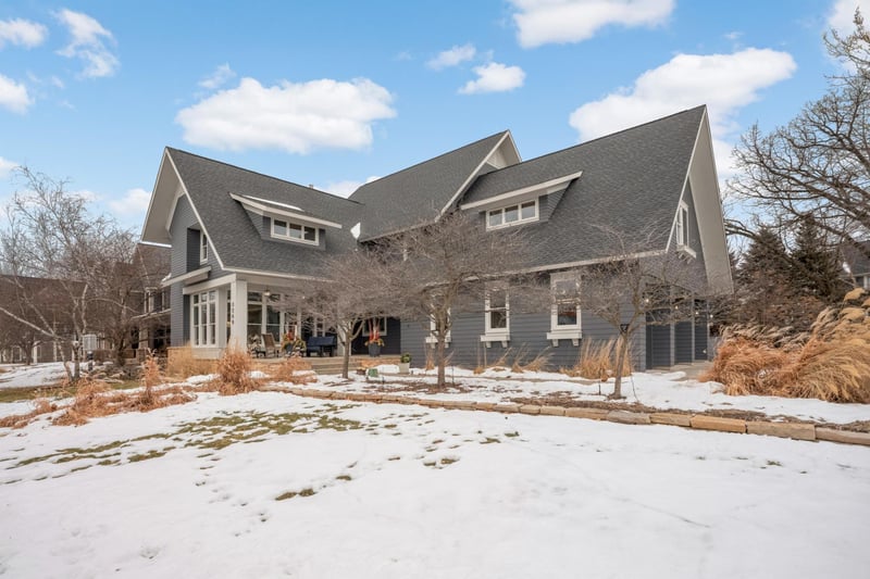 3248 Crestmoor Dr, Woodbury, MN 55125